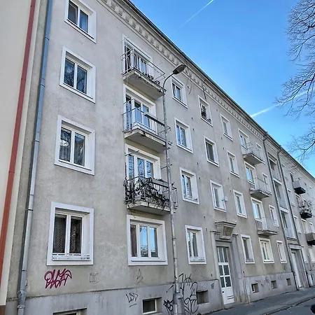 Modern In Center * 피에슈타니