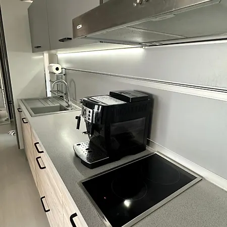 Modern In Center Apartament Pieszczany