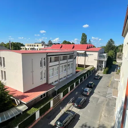 Апартаменты Modern In Center Пьештяни