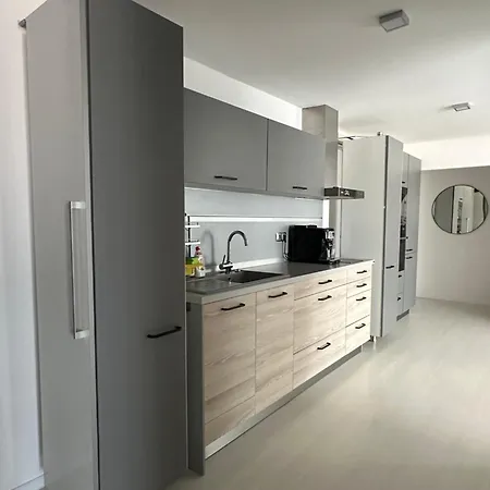 Апартаменты Modern In Center