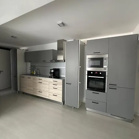 Modern In Center *