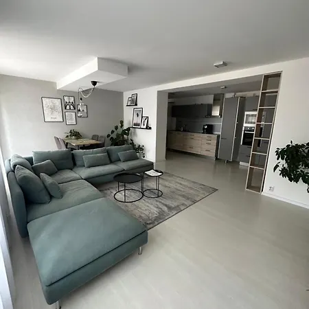 Modern In Center 아파트