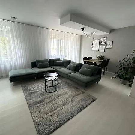 Modern In Center Апартаменты *