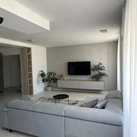Modern In Center Piest'any